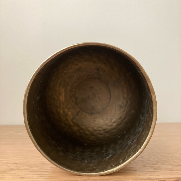 brass mid century modern vase hammered vessel container vintage planter plant - Picture 7 of 8